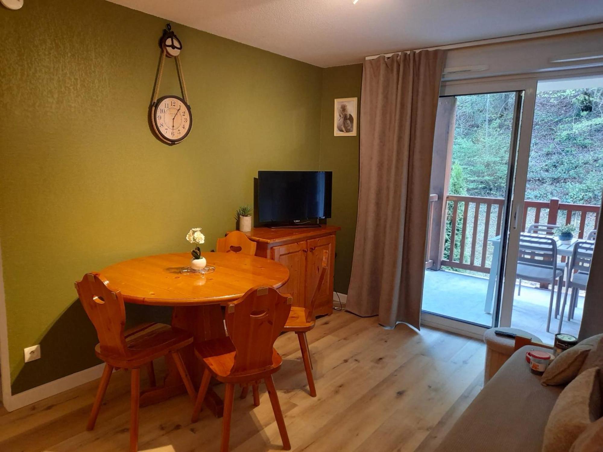 Appartement Avec Vue Sur La Montagne A Saint Lary Soulan 28 M² Piscine Exterior photo